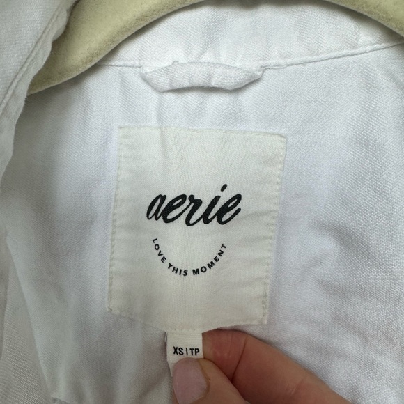 White button down Aerie shirt - Picture 2 of 3